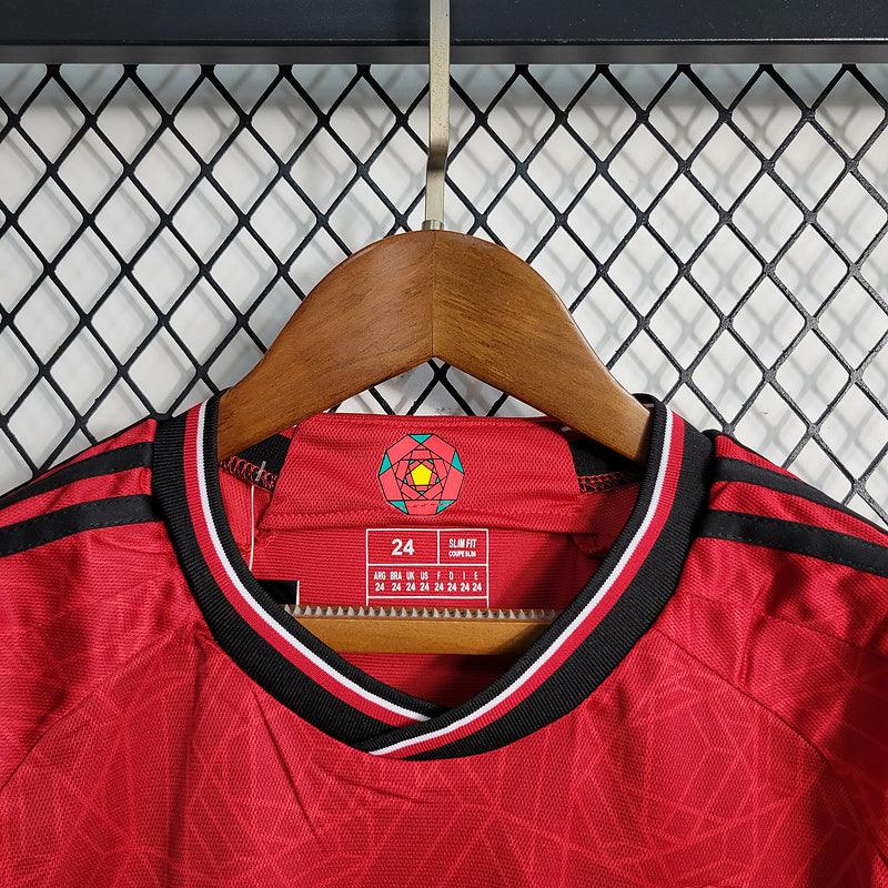 Conjunto Infantil Manchester United l 2023/24 Vermelho - Modelo Torcedor