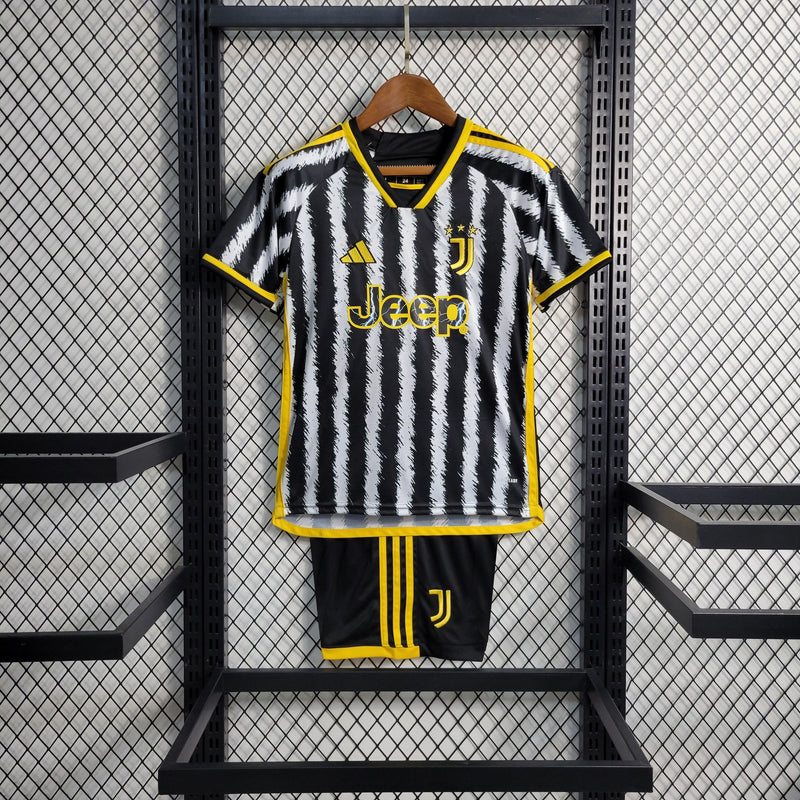 Conjunto Infantil Juventus l 2023/24 Listrada - Modelo Torcedor